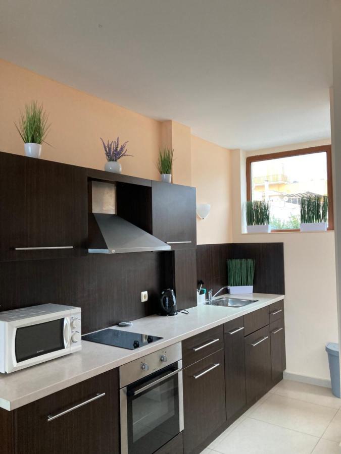 Privat Apartament Golf Coast Kavarna Extérieur photo