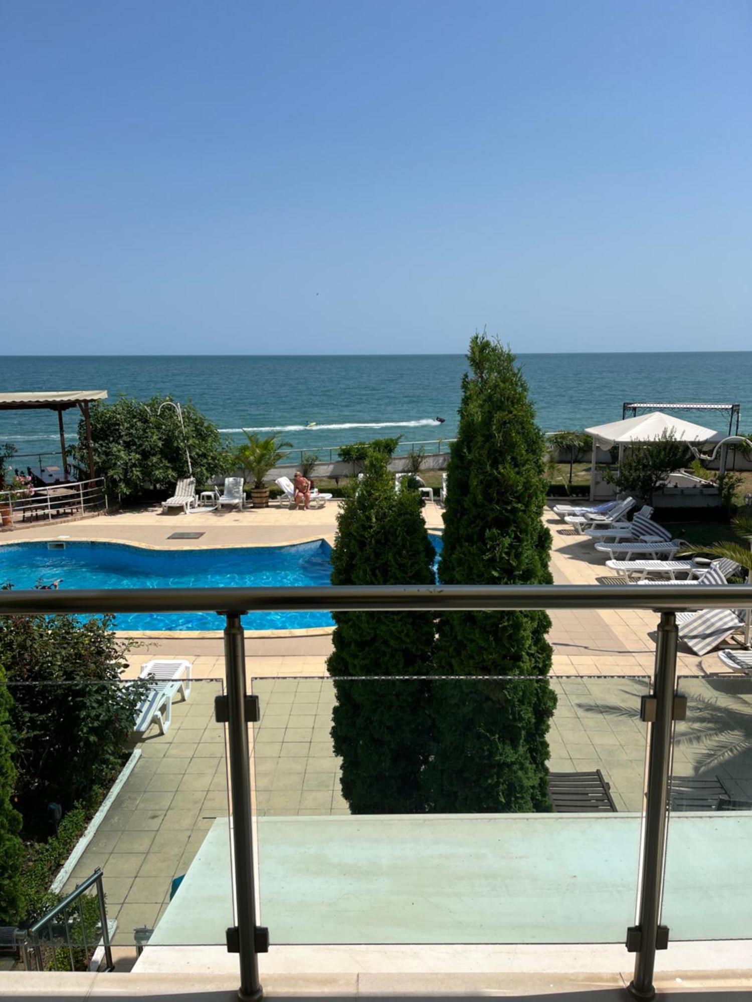 Privat Apartament Golf Coast Kavarna Extérieur photo