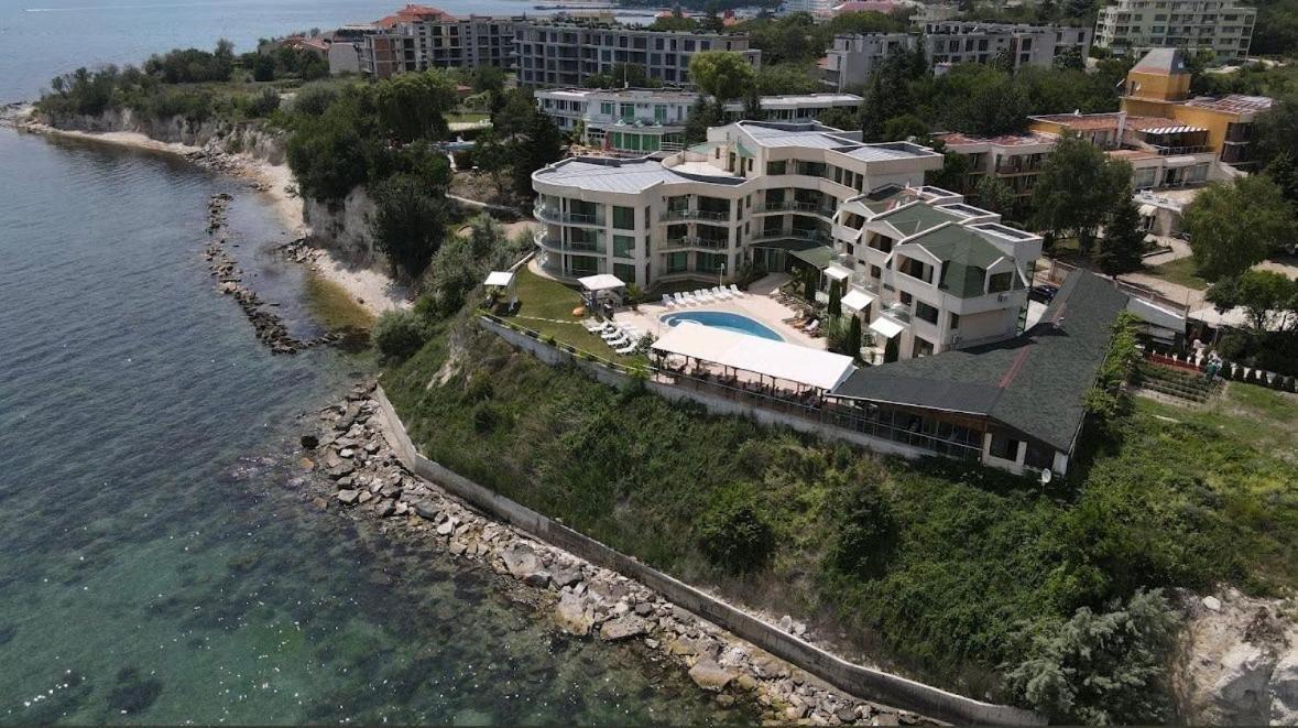 Privat Apartament Golf Coast Kavarna Extérieur photo